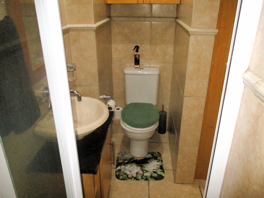 To Let 2 Bedroom Property for Rent in Strand North Western Cape